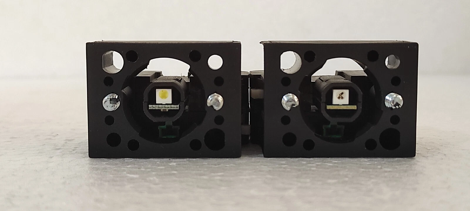 admin/uploads/uploads/SIEMENS 3SB5400-0B CONTACT BLOCK WITH LED_3.webp